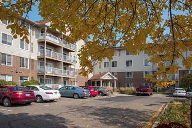 260 Osceola Avenue S 1-2 Beds Apartment for Rent Photo Gallery 1